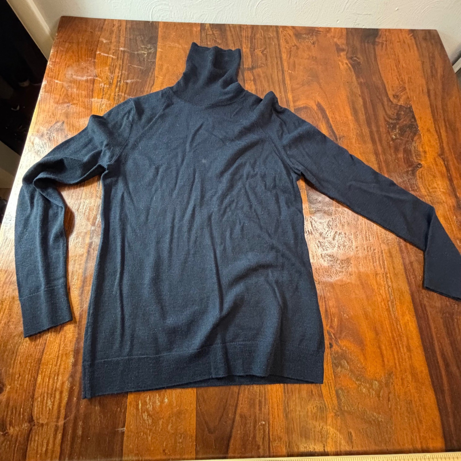 Banana Republic Womens Navy Blue 100% Merino Wool Turtleneck Sweater Small