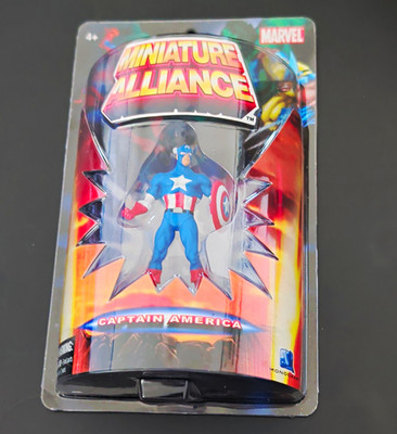 Marvel Miniature Alliance Captain America Figurine w/ Shield NIP Series 1