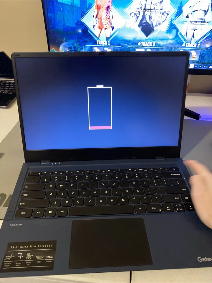 Gateway 15.6 超薄 笔记本 — 第 3/4 张图片