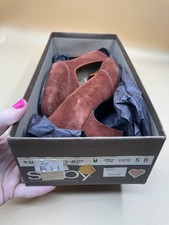 Vintage 60s 70s Selby Betsy Cinnamon Suede Pumps Womens Size 5 B Retro Mod Chic