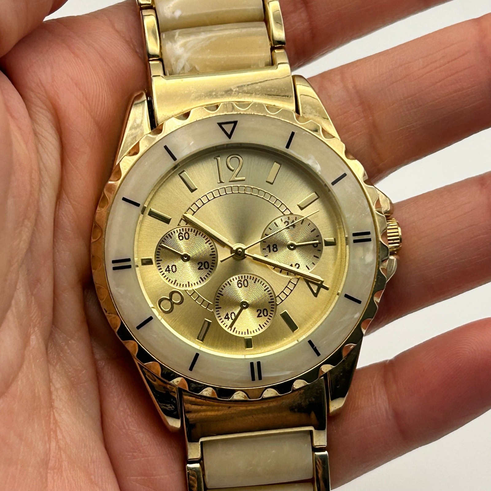 Women’s Gold Tone Chronograph Style Dial Watch Working New Battery image 7