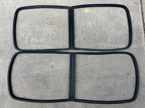 1971-1995 Chevy GMC G10 G20 G30 Van Side Pop Out Window Weatherstripping 2 Seals