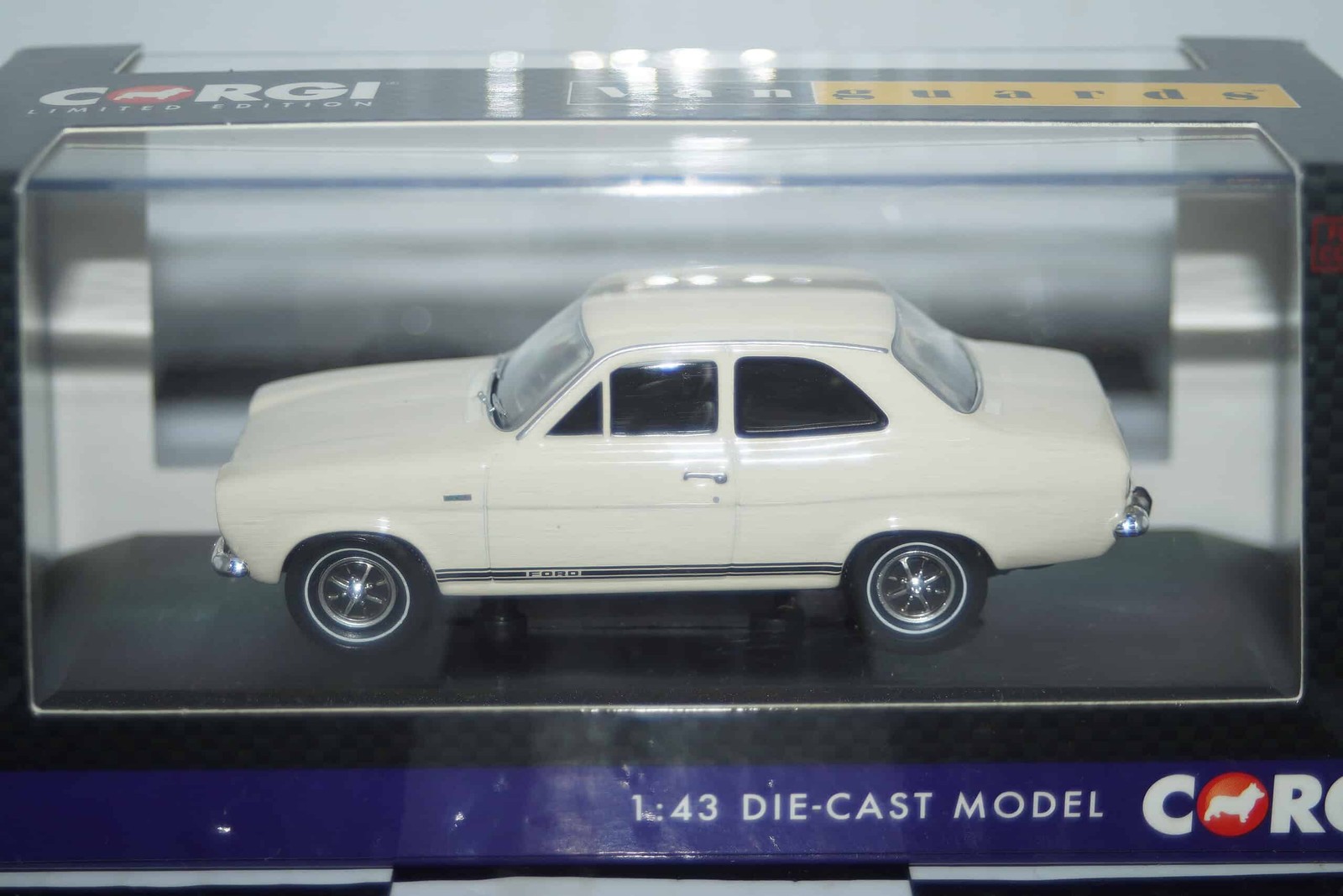 Corgi Ford Escort Mki Twin Cam Ermine White (Ford Press Car) 1:43 Model Va09532 - Image 7