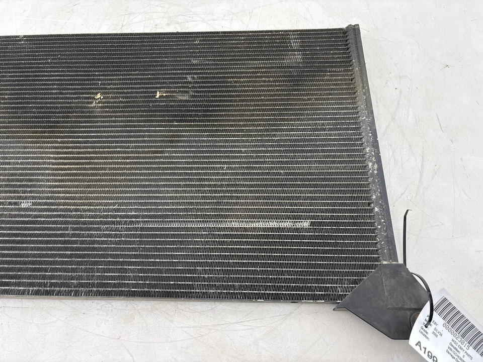 Chevrolet Silverado 3500 2001-2014 aire acondicionado condensador OEM Foto 3 de 4