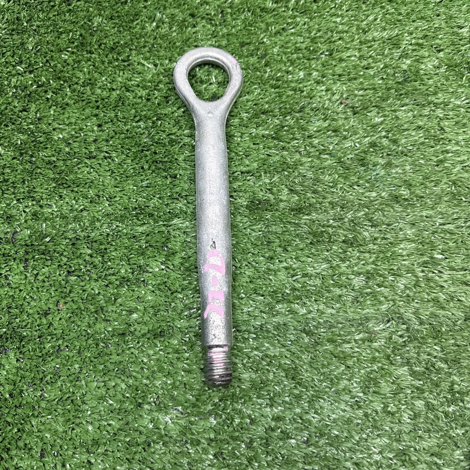 Gancho de remolque 13-15 Lexus GS450h 350 bucle de ojo OEM necesita limpieza. Foto 4 de 4