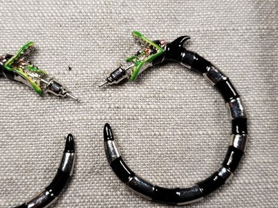 Beetlejuice SandWorm Movie Film Hoop Earrings C42