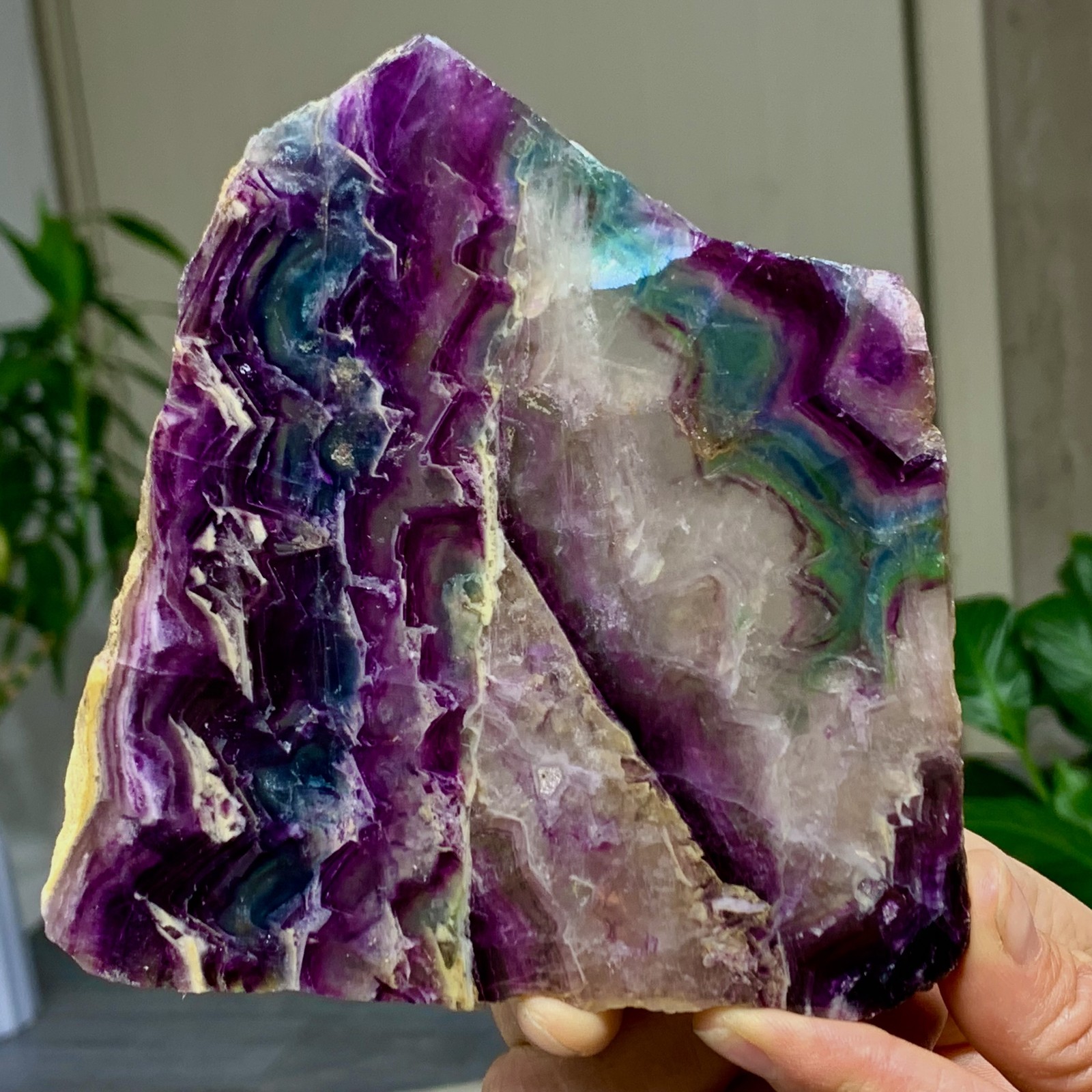306G Natural colored fluorite slice quartz crystal flake mineral specimen