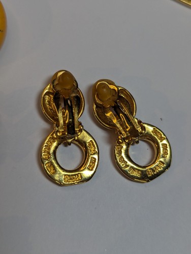 Vintage Lot Clip On Earrings 10 Pair Monet Bijan Sarah Cov Napier Avon Gold Tone - Picture 18 of 24
