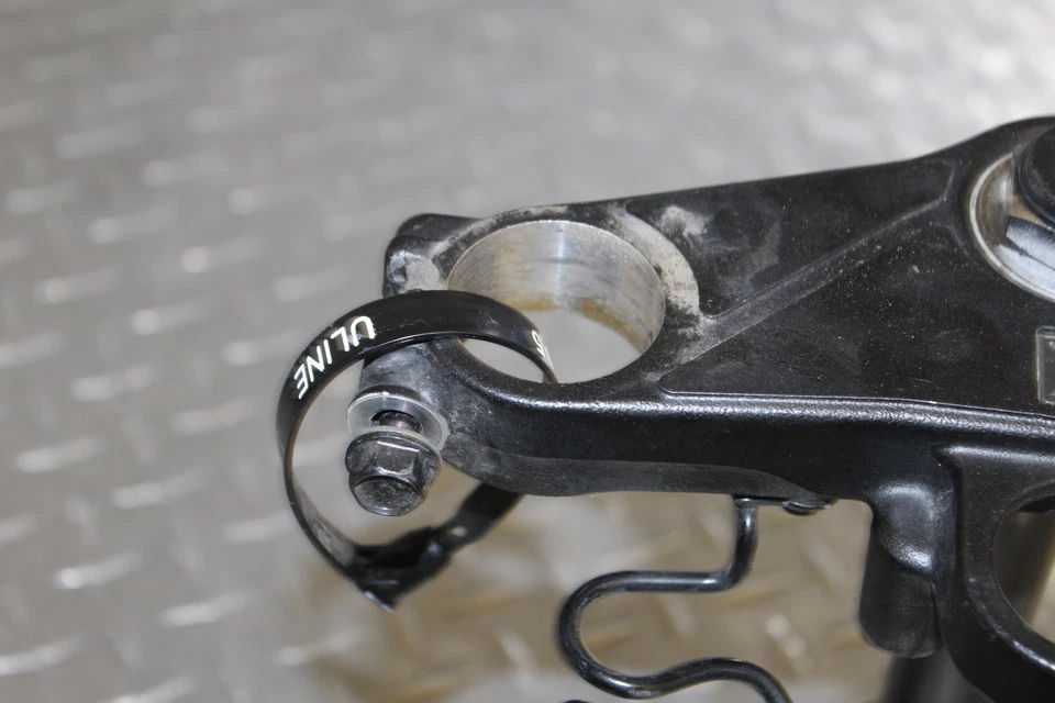 Honda CBR250R 2012 horquilla delantera abrazadera triple árbol vástago Foto 2 de 4