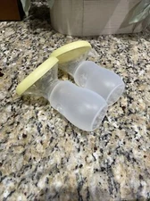 High Quality Silicone Breastfeeding Manual Breast Pump Milk Saver Suction 2units