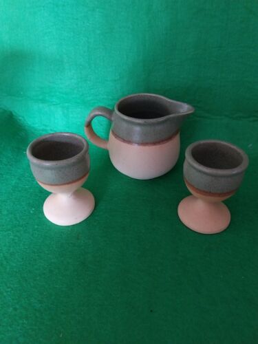 Pottery Egg Cups And Milk Jug - Foto 1 di 1