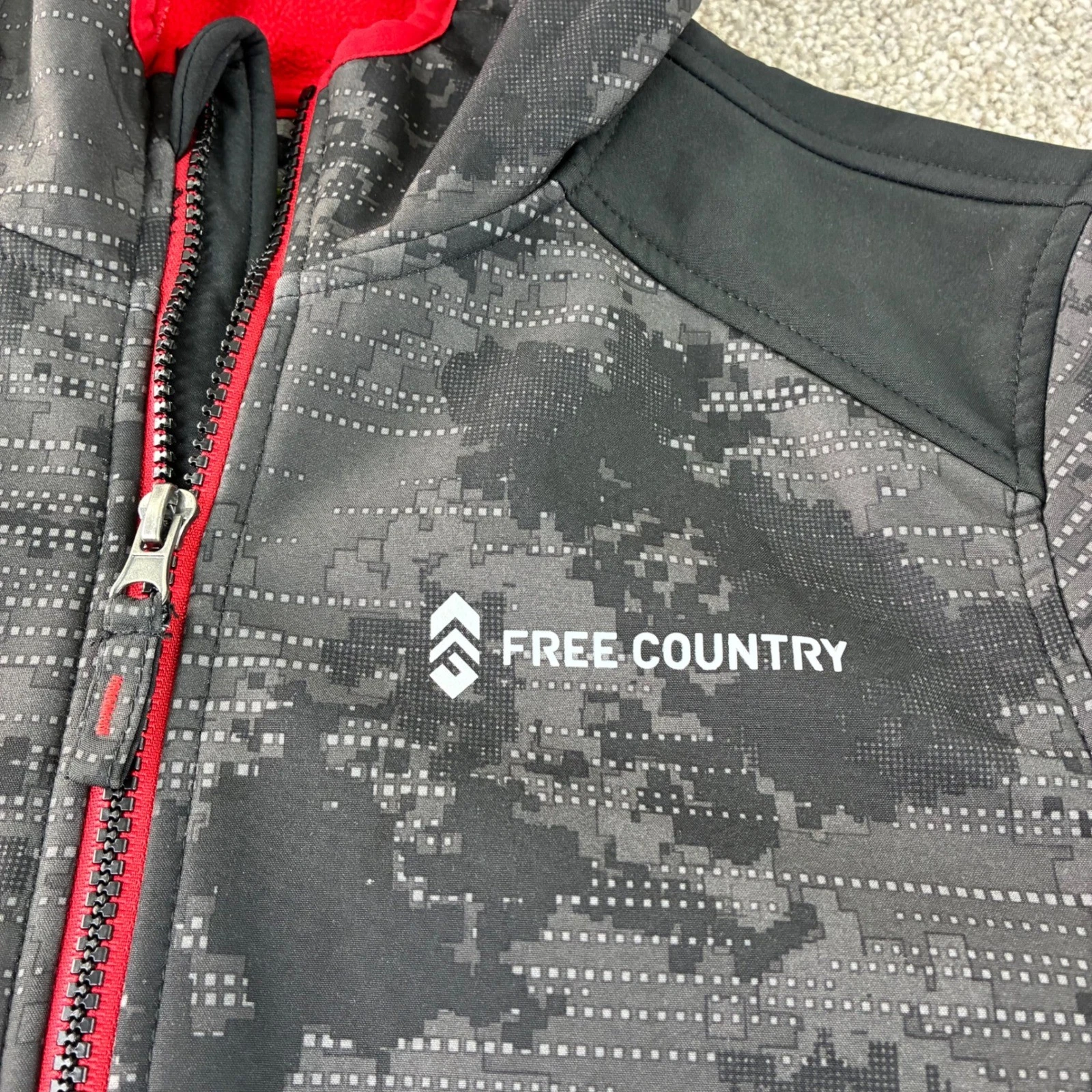 Free Country Boys Gray Camo Softshell Hooded Jacket Size 7/8 Casual Outdoor Warm