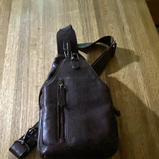 Ladies/Men Brown Sling Crossbody Bag Medium Zip Closure Adjustable Strap Pockets