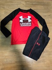UNDER ARMOUR BOYS SIZE 5