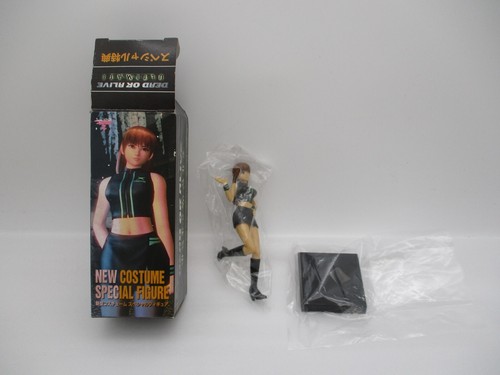 XBOX DEAD OR ALIVE ULTIMATE 3 & Xtreme Beach Volleyball w/CD 2Figure & Cards - Picture 16 of 18