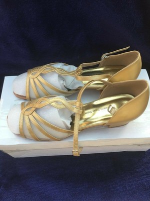 extra wide dance shoes