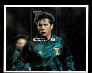 VINTAGE CLASSICS - Dominica 1997- Soccer - Souvenir Stamp Sheet Scott 1994 - MNH