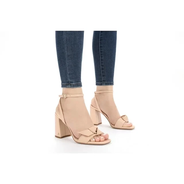 Sam & Libby Jordan Women's Blonde Leather Chunky Heel Ankle Strap Sandal Size 10 - Image 2 of 4