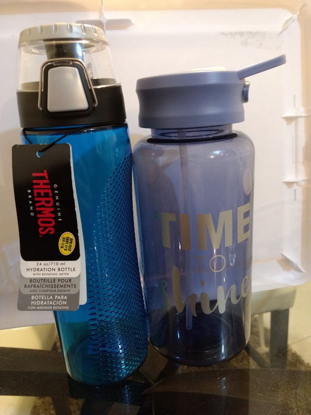 thermos tritan hydration bottle with meter
