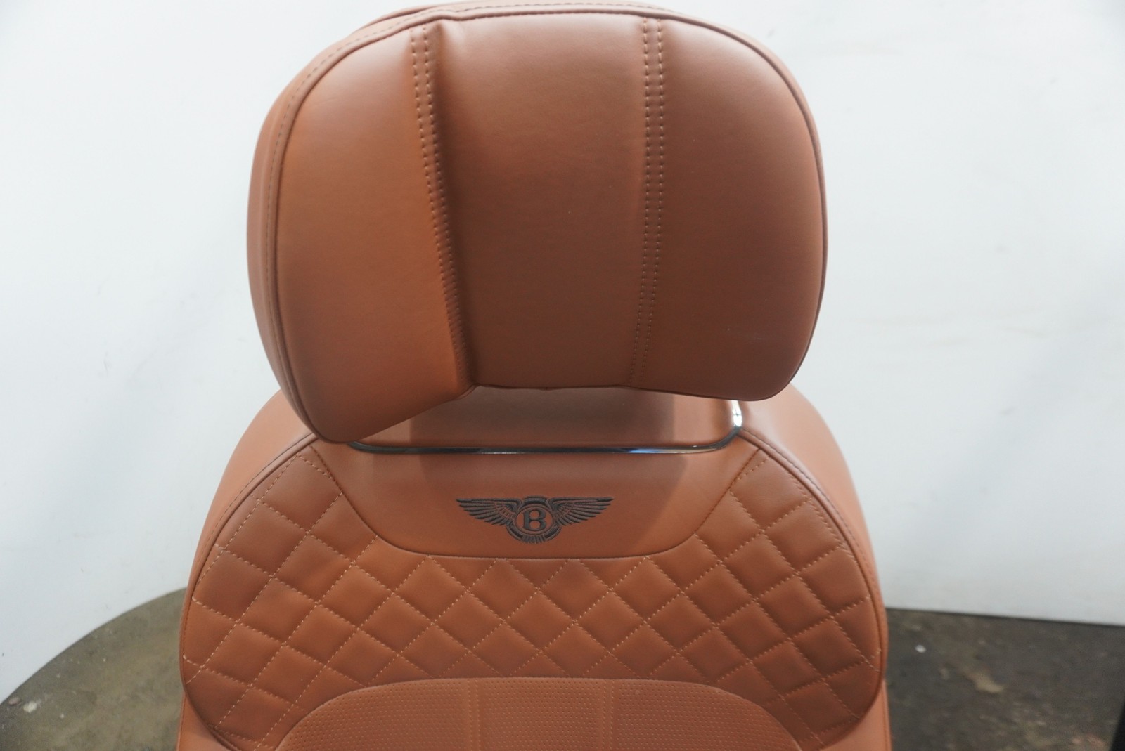 Bentley Bentayga 2017 Front Left Saddle Tan