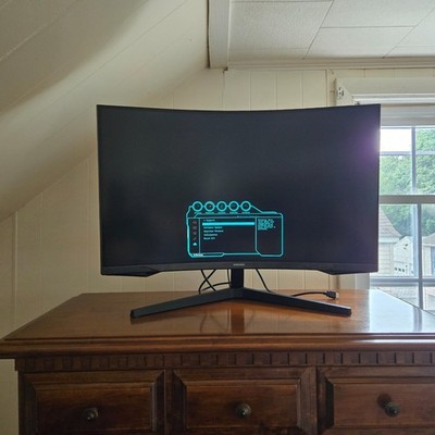 SAMSUNG 32'' Odyssey G55C Series QHD 1000R Curved Gaming Monitor Open Box