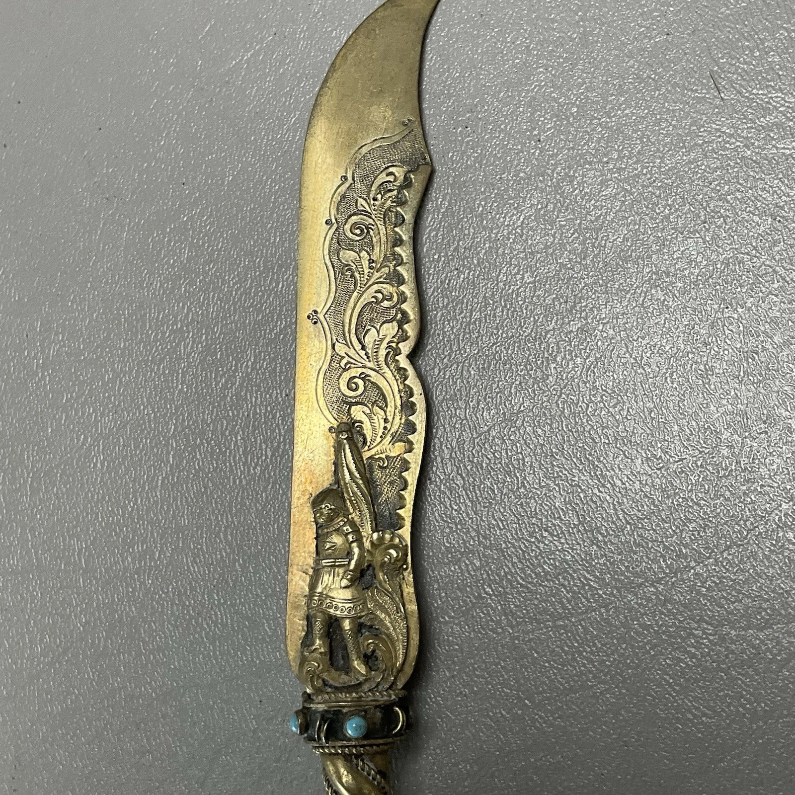 Picture 4 of 12