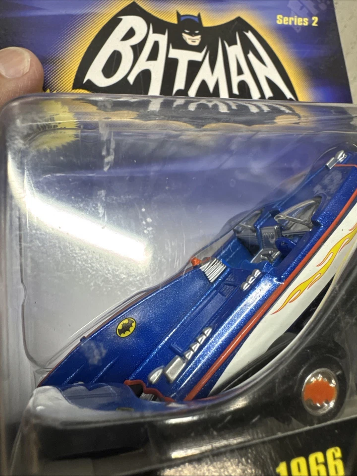 Hot Wheels 1966 Batboat escala 1/50 como nuevo/nuevo en tarjeta no como nuevo Foto 4 de 4