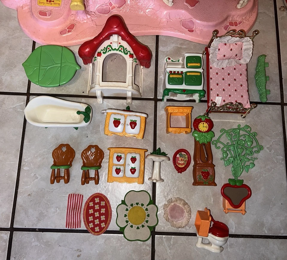 Pastel corto de fresa vintage BERRY HAPPY HOME y caja original - ¿EXCELENTE completo? Foto 4 de 4