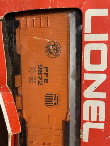 LIONEL PACIFIC FRUIT EXPRESS WOODSIDE REEFER CAR 6-9872 LNIB | eBay