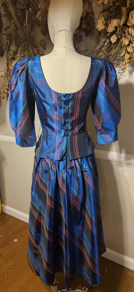 Vintage 1980s Lanz Peplum Plaid Dress W/ Button Up Back Mkd Sz 4  - Image 3 of 4