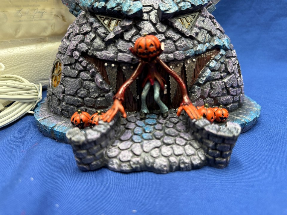 NIGHTMARE BEFORE CHRISTMAS Disney Demon Head House Hawthorne Village