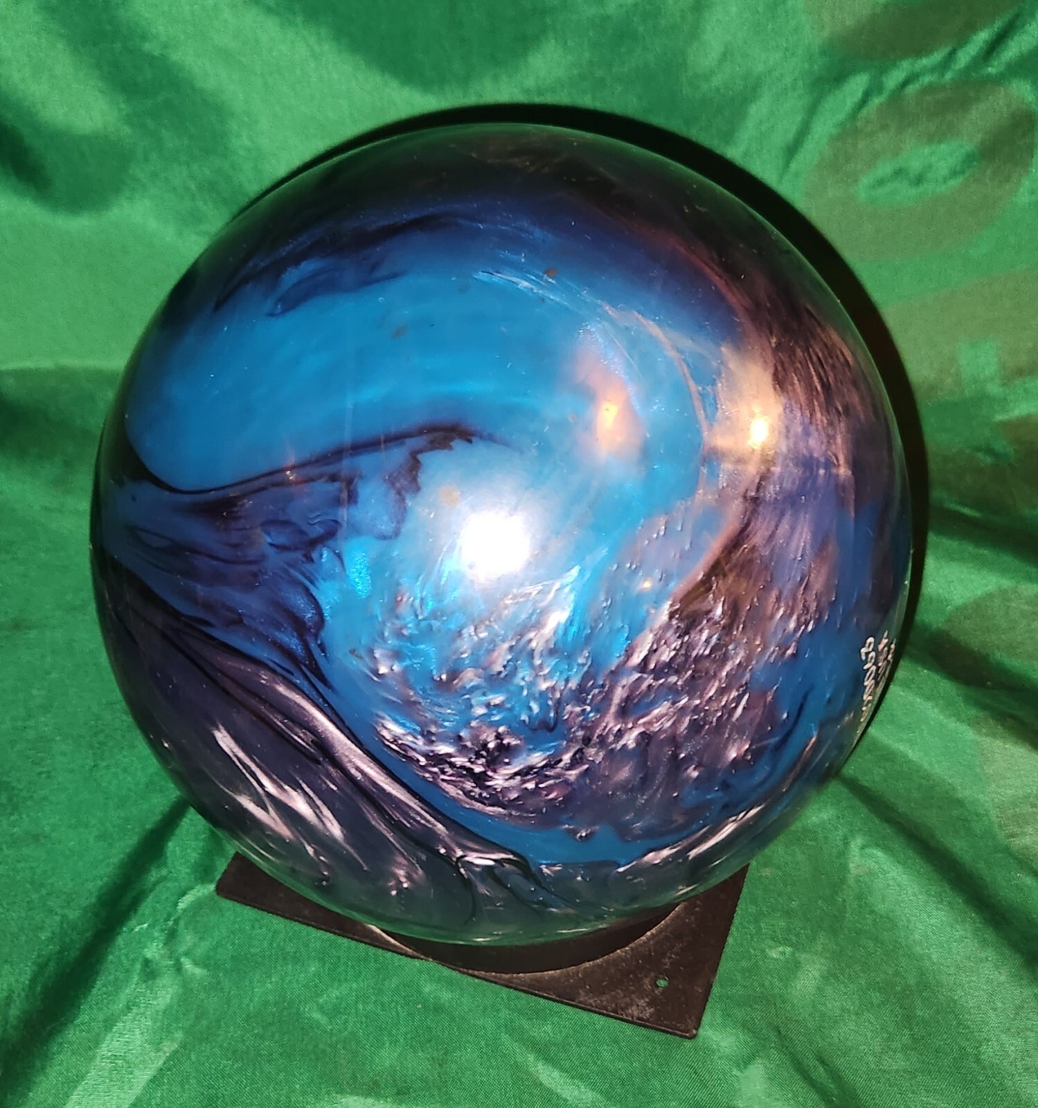 Roto Grip Hyped Pearl Bowling Ball 14 lbs Preowned SN 22RYPF02D063