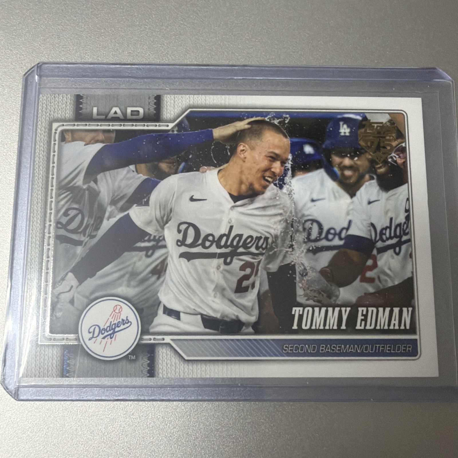 Topps 2026 Series One Tommy Edman Los Angeles Dodgers #222 Golden Mirror