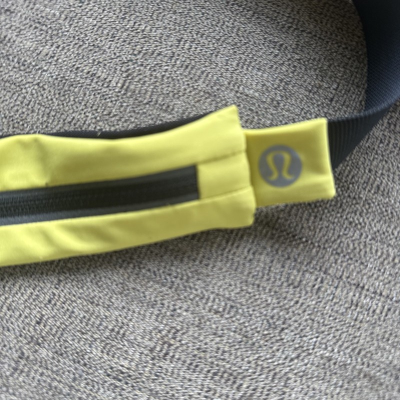 Lululemon Fast Free Running Belt Mini S/yellow New with Tag