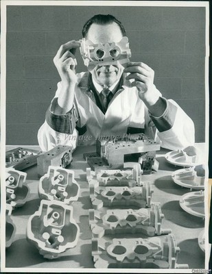 1960 Photo Wax Carburetor Model At Carter Research Lab St Louis Technology 7x9