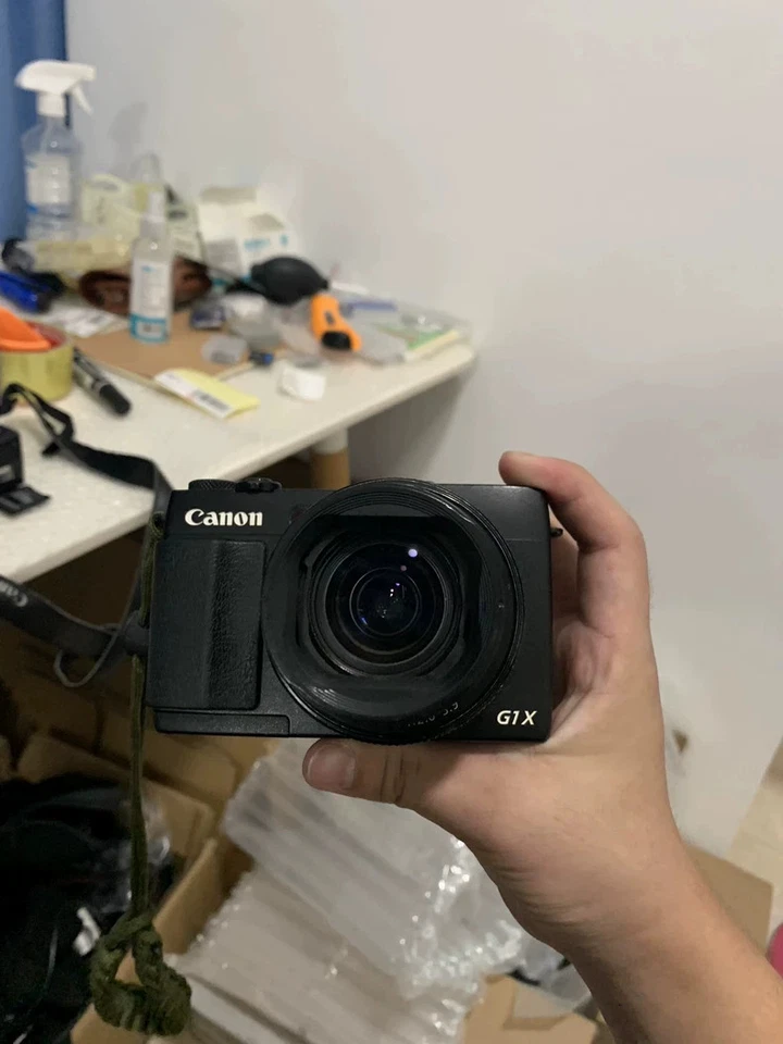 Cámara digital Canon PowerShot G1 X 14,3 MP - negra con cargador inglés 90 % nueva Foto 2 de 4