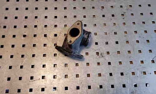 AUDI 80 Avant 8C, B4 AGR-Rohr 028129637E 1.90 Diesel 66kw 1994 26203682