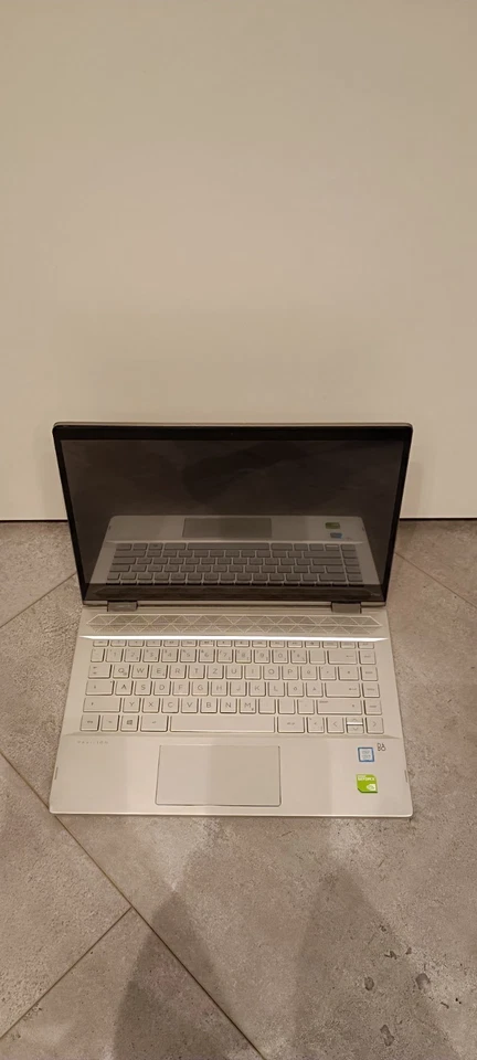 HP Pavilion 14-cd1102ng - Core i5 8th 256GB SSD - Windows 10 - Notebook/ Laptop - Bild 2 von 4