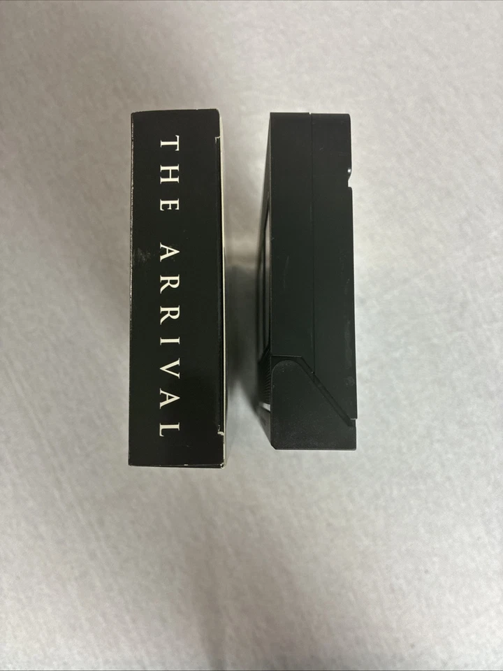 LIve Entertainment The Arrival  1996 Charlie She 1996 VHS **Buy 2 Get 1 Free** - Image 3 of 4