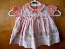 VINTAGE BABY / DOLL PEACH AND WHITE DRESS 12 MONTHS 