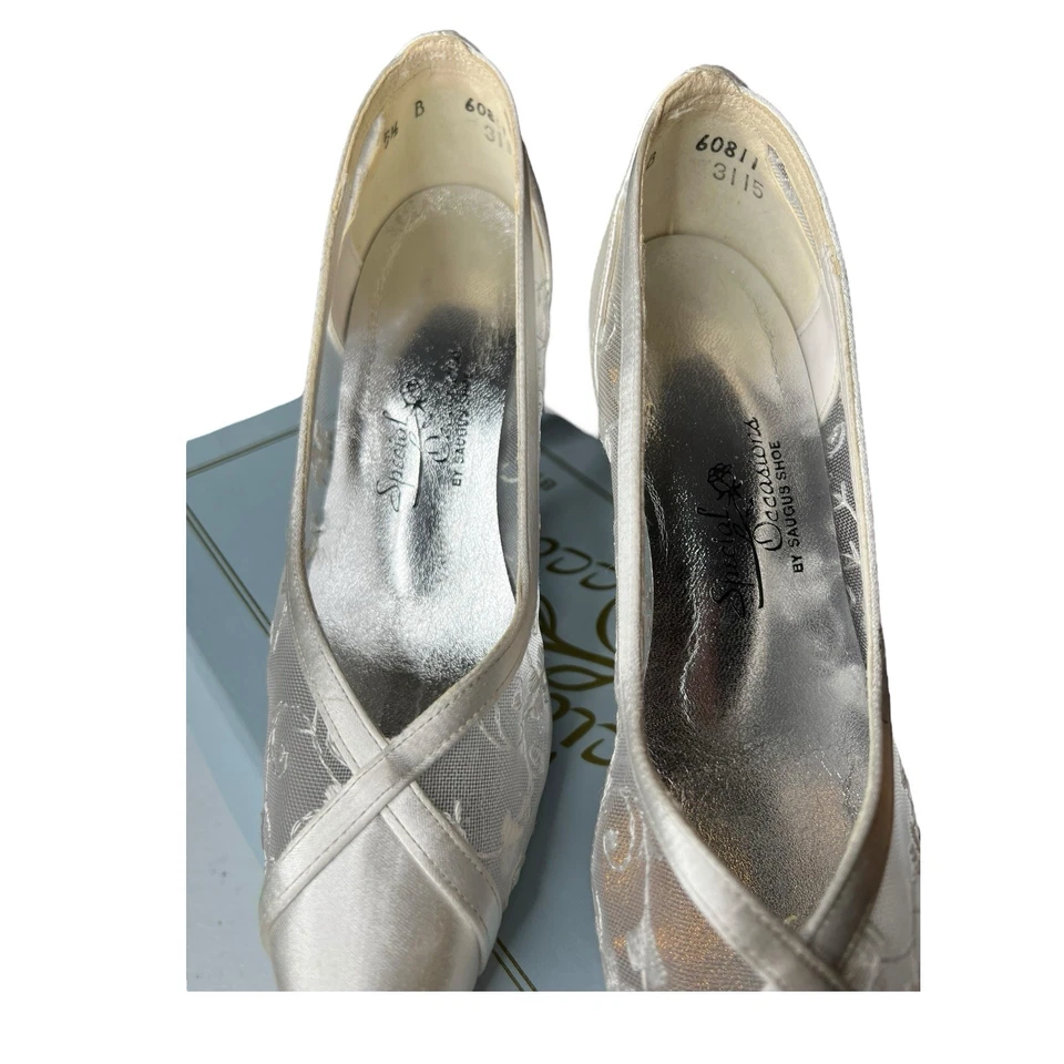 Special Occasions by Saugus Shoe 80s Vintage White Bridal Shoes Sz 5 1/2 - Image 2 of 4