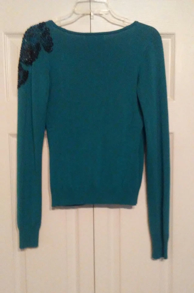 Suéter largo SL con cuentas verde azulado para mujer ATENCIÓN hombro cruzado frente talla M Foto 4 de 4