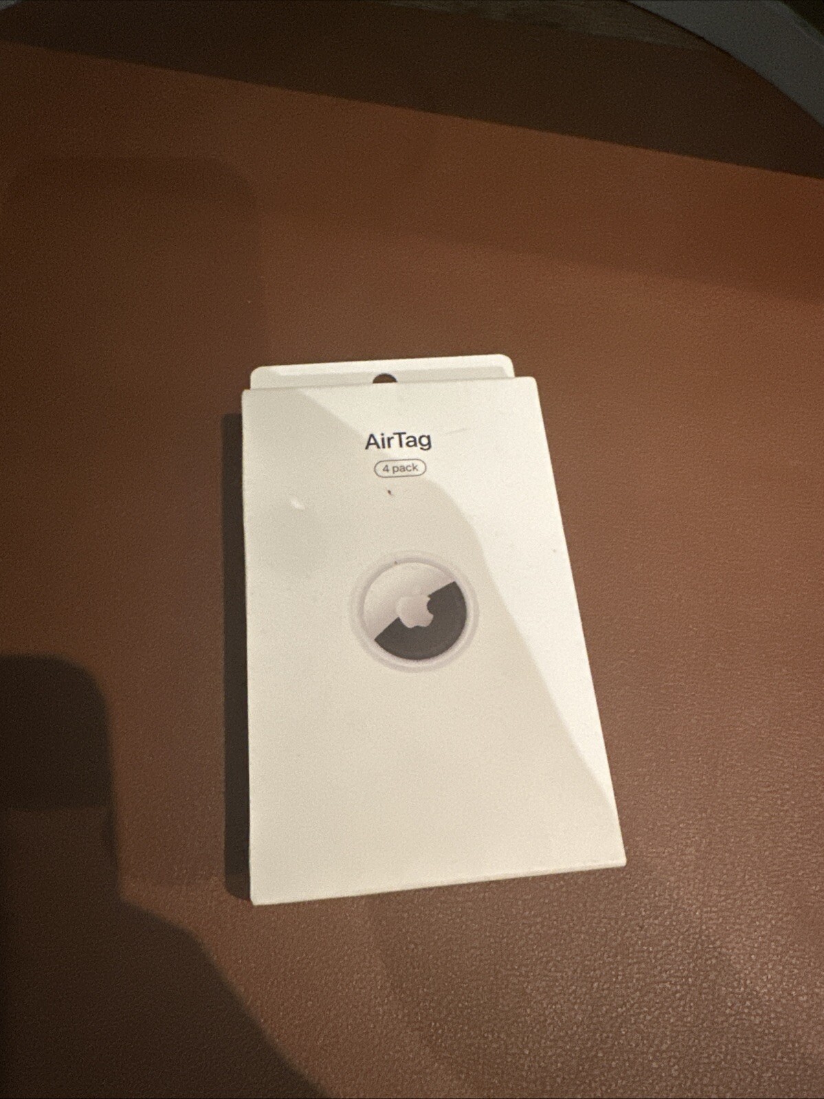 Apple AirTag MX542ZM/A 4-Pack - Sleek White Design for Effortless Tracking