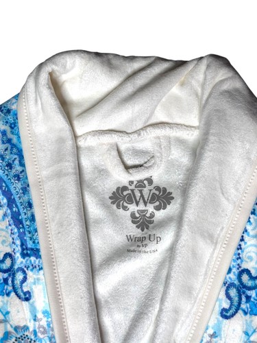 Wrap Up by VP Robe – "Marrakesh" Blue & White Baroque Print | Short - Picture 4 of 8