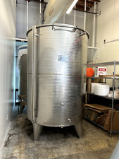 Food Grade Stainless steel tank - 1200 gal. 