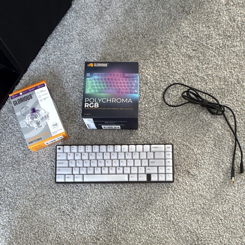 Glorious GMMK2 65 Mechanical Gaming Keyboard Polychroma RGB Mako Wired USB-C