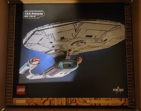 LEGO 10356 Star Trek: U.S.S. Enterprise NCC-1701-D The Next Generation TNG data