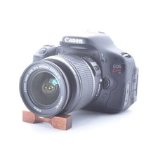 Canon Kiss X5 DSLR Camera with EF-S 18-55mm Lens Excellent Condition