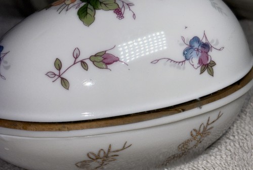 Vintage Shackman Porcelain Egg Trinket Box Floral Rose Gold Color Trim Japan - Picture 3 of 10