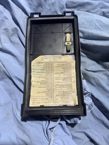MERCEDES BENZ UNDER HOOD FUSE + RELAY CENTER COVER & DIRECTORY OE 126 540 01 82 - Picture 4 of 5